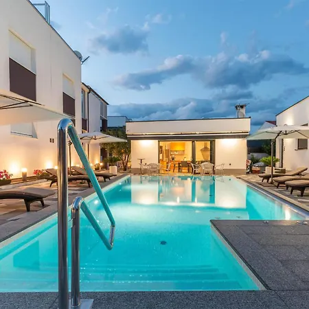 Cozy In With Kitchen Privlaka (Zadar)